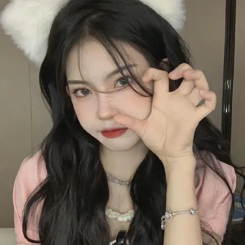 真人秀常驻突然退出节目，节目组火速否认，深夜持续发酵